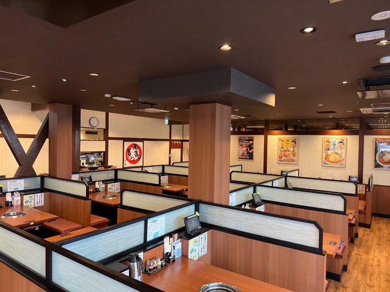 やまおか屋の店内