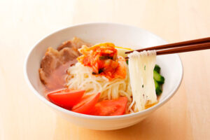 ダイエット中に冷麺はOK？カロリーや食べ方をご紹介！